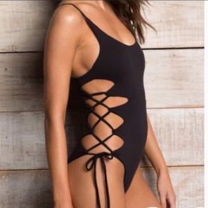One piece bikini with cutout sides